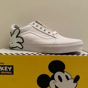 Disney White Sneakers with Mickey Glove Design